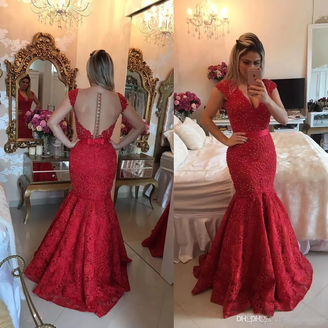 2017 Sexiga Mörk Röd Kväll Klänningar V Neck Full Lace Pearls Mermaid Bow Prom Klänningar Plus Storlek Sheer Open Back Formal Party Gowns