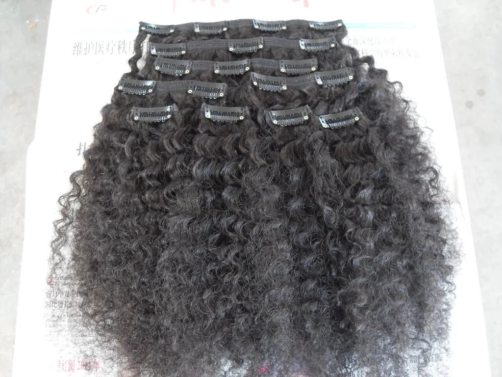 Clip de trame de cheveux bouclés crépus brésiliens dans des extensions remy vierges humaines de couleur noire naturelle non transformées peuvent être teintes