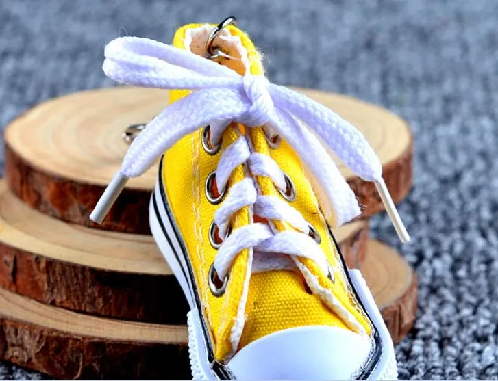 1000 pezzi 7,5 * 3,5 * 4 cm Mini 3D sneaker portachiavi scarpe di tela portachiavi Scarpe da tennis Mandrini Portachiavi Bomboniere