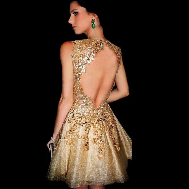 2016 Gold Sequins Appliques Lace Cocktail Dresses Sheer Neck Mini Short Prom Party Homecoming Gowns Galajurken Ballkleider Vestido9951113