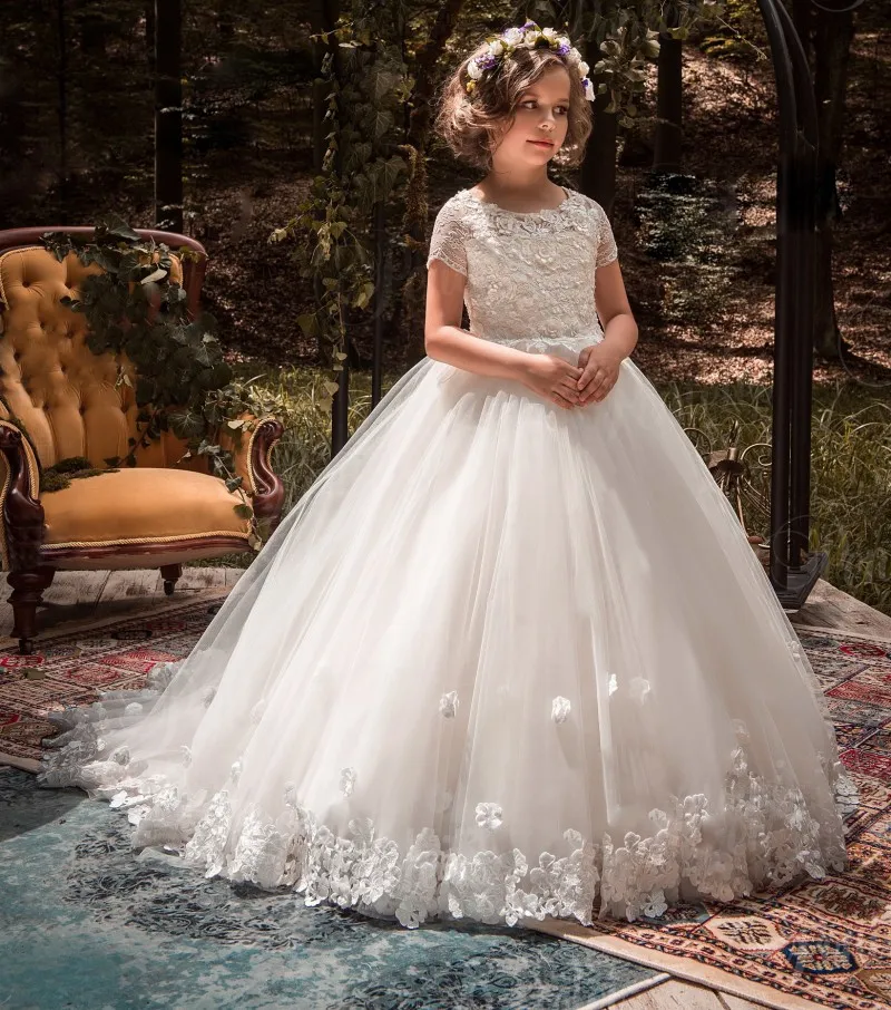 Weiße Ballkleid-Blumenmädchenkleider für Hochzeiten, 3D-Blumenapplikationen, Spitze, Erstkommunionkleid für kleine Kinder, günstige Festzugskleider