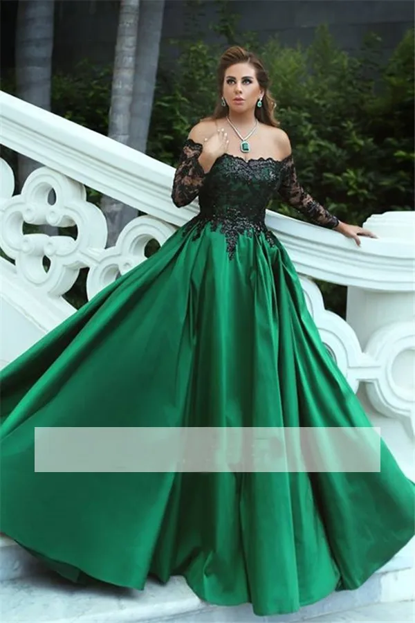 2019 Stunning Arabic Prom Dress Off the Shoulder Emerald Green Evening Gowns Black Sequined Appliques Long Sleeve Formal Dresses