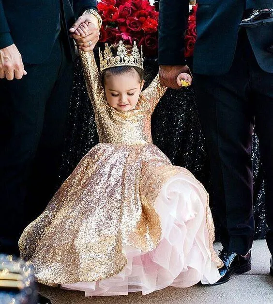 Abiti da ballo bambini con paillettes oro Abiti da spettacolo ragazze Gioiello maniche lunghe Abiti da cerimonia bambini Abiti da ragazza di fiori matrimoni247v