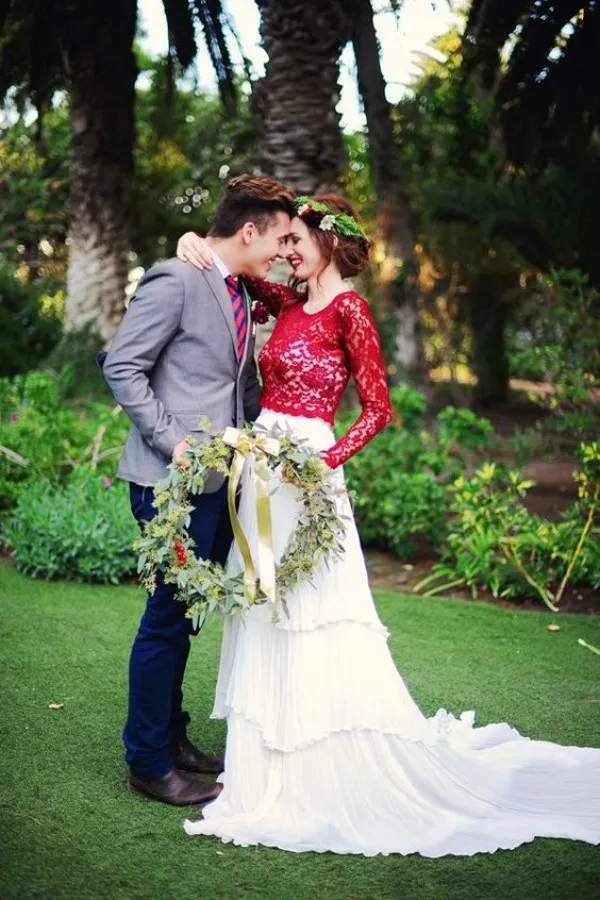 Fabulous Red and White Wedding Dresses A Line Ruched Tiered Skirt Boho Bridal Gowns Colorful Garden Brides Wear Illusion Long Sleeves