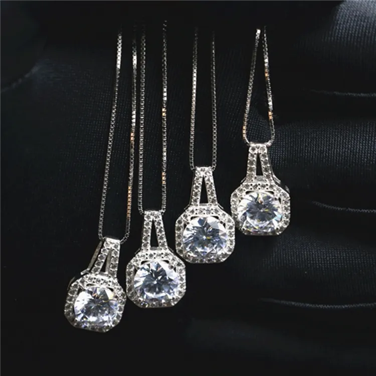 925 Sterling Silver Four Square Zircon Diamond Pendant Chain of Clavicle Female Fashion Halsband 18K förtjänar att agera rollen som Th6308871