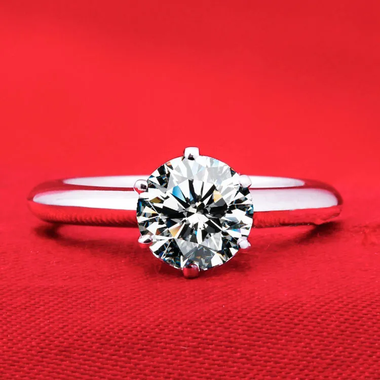 Europa-amerikanische Kreative 6 Klauen Sona Weibliche Diamantring 1 Karat Diamant 925 Silber überzogen mit PT950 Hochzeit oder Engagement Freund Geschenk