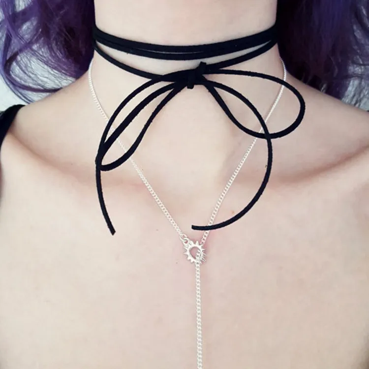 String shop bow choker