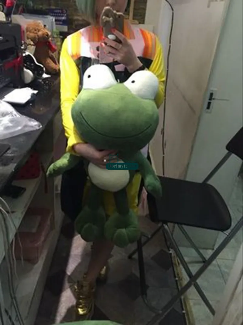 Dorimytrader 70cm Big Plush Cartoon Soft The Prince Frog Toy 28'' Giant Animal Frogs Pillow Kids Play Doll Baby Present DY61324