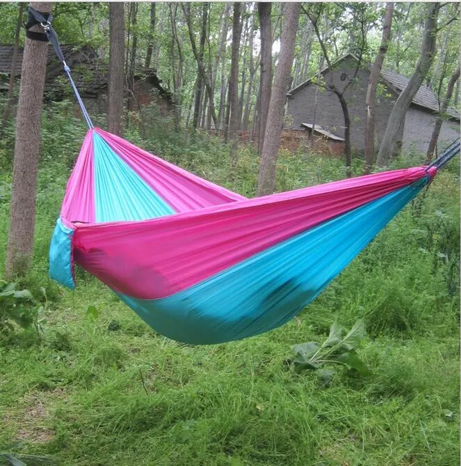 2016 Toppförsäljning Utomhus Bärbar Camping Dubbel Hängmatta Utemöbler Allmänt Använd Parachute Hammock Portable Swing Bed Bed