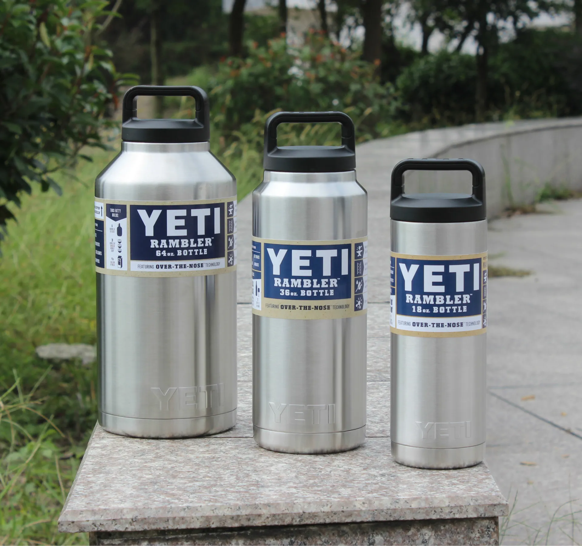 イエティ YETI ブラック ランブラー 64oz BOTTLE