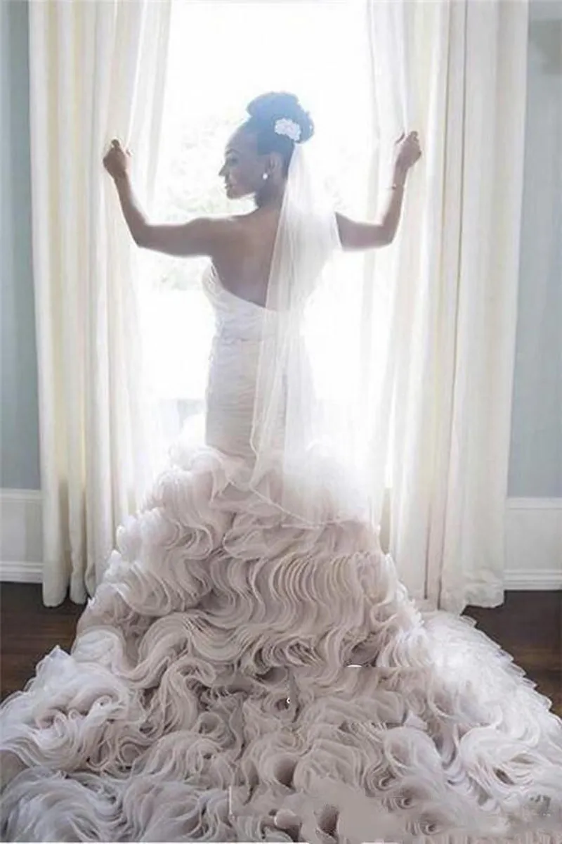 Vestidos de novia ricos africanos de talla grande Sirena Cariño Sin tirantes Tren de barrido Vestidos de novia de organza con gradas por encargo Envío gratuito