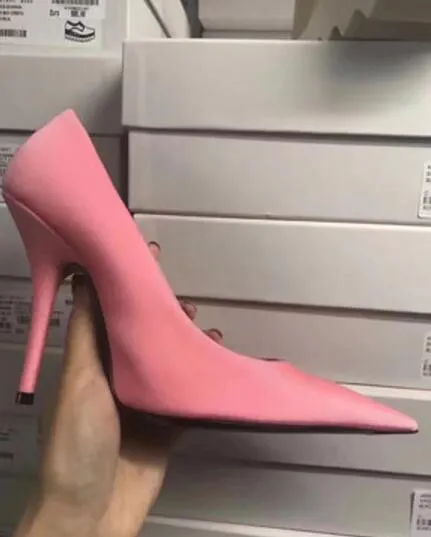 Nova Moda Bombas Mulheres Apontou Toe sapatos de festa de Casamento Da Moda Sapatos sling voltar sapatos sapatos de salto fino sandálias cor nu bomba