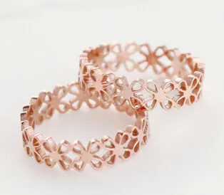 Lucky Four Leaf Pierścienie dla Kobiet Hollow Out 18k Rose Gold Color Moda Koreański Styl Hot New