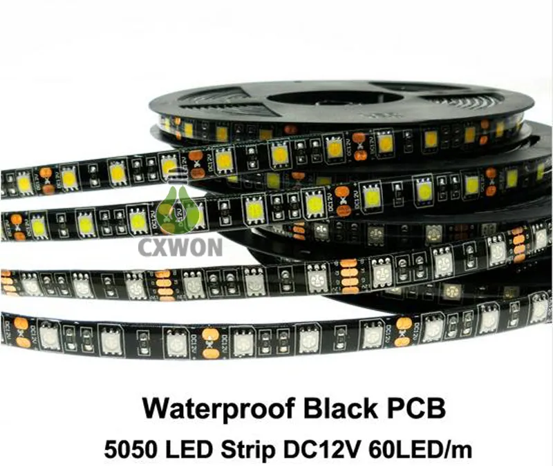 黒いPCB LEDストリップ5050 RGB IP65防水DC12V 30LED 5Mの柔軟なLEDストリップライト100Mロット