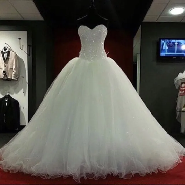 2019 New Ball Gown Wedding Dresses Bridal Gowns With Sweet-heart White Tulle Corset Back Beads Crystals Sweep Train Custom Made