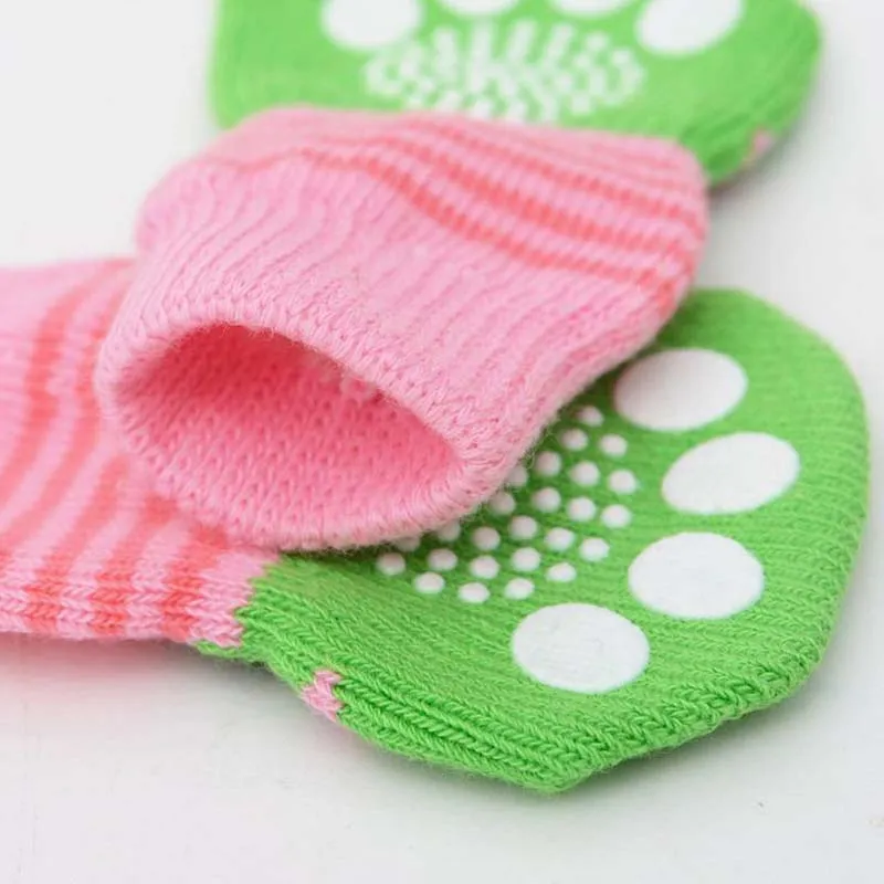 Heiße Haustier Hund Katze warme Socken für den Winter Niedliche Welpen Hunde Weiche Baumwolle Anti-Rutsch-Strickwebart Socke Hund Katze Socken Kleidung 4 teile/satz