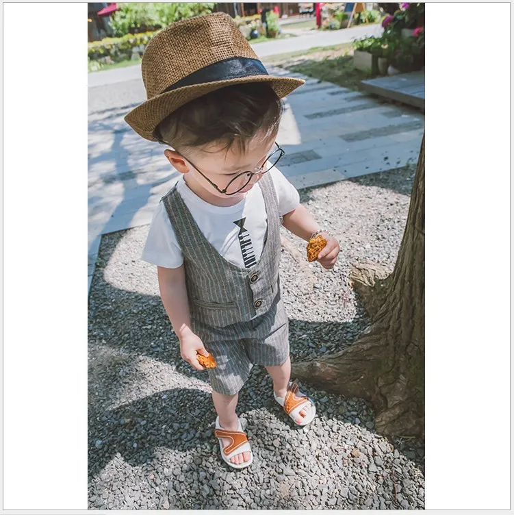 2016 Küçük Erkekler Gentleman Stil Yaz Çizgili Giyim Erkek Bebek Kısa Kollu T-shirt + Yelek + Şort 3adet Seti Çocuk Suit Çocuklar Kıyafetler ayarlar