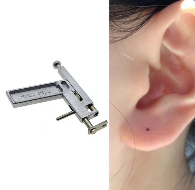 Profesjonalny ucho Nos Piercing Piercing Piercaste Set + 98 sztuk Stalowe ćwieki Przebijające pistolety do ucha żelazny garnitur