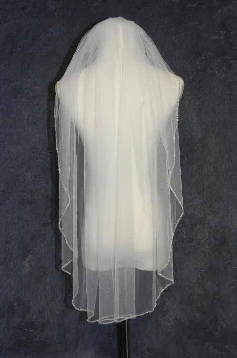 Nya riktiga bilder White Ivory Champagne Wedding Veil Fingertip Längd Beaded Edge Bridal Veil Pearls One Layer 026202b