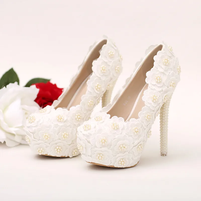 Blanc dentelle fleur demoiselle d'honneur chaussures talon aiguille chaussures de mariée avec ivoire perle talon Banquet bal pompes mariage fête Shoes211L