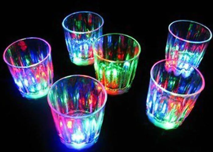 Colorido Led Copo Piscando Tiro De Vidro Levou Luminosa Copo de Néon De Plástico Copo de Néon Festa de Aniversário Noite Bar Bebida de Casamento Vinho flash pequeno copo