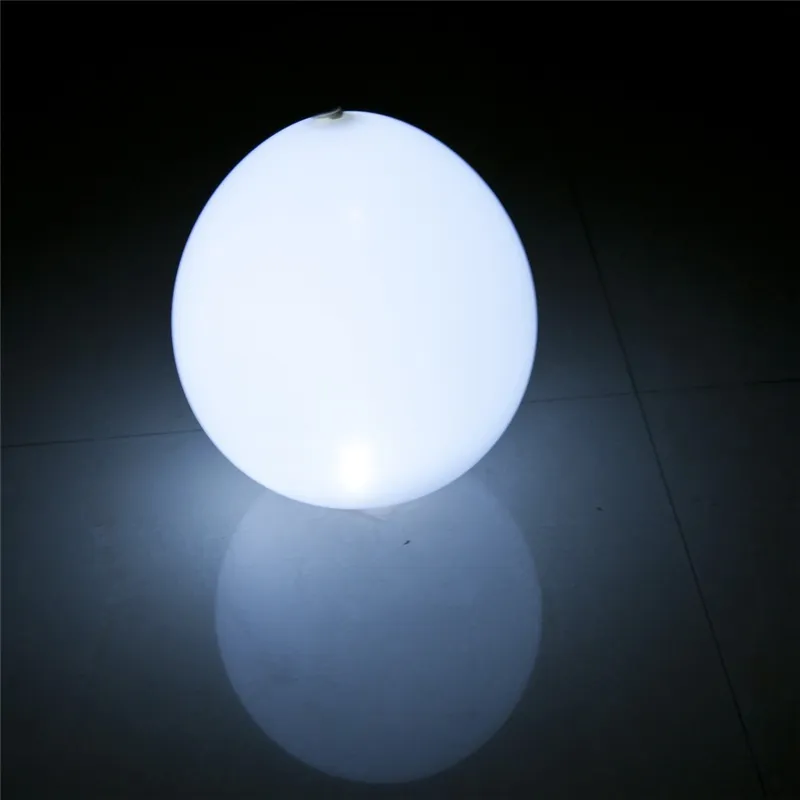Decoraciones de balones de boda LED de 12 pulgadas Magic brilla en oscuro parpadeo globos globos blancos globos enteros 215u