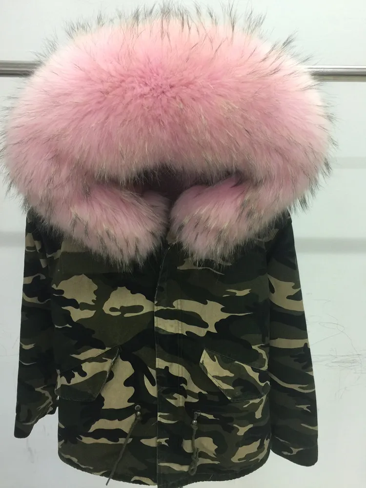 Kvinnors Vinter Varm Real Raccoon Fur Collar Hooded Faux Fur Liner Förtjockning Kamouflage Militär Skriv ut Kort Parapla Coat Plus Size Casacos