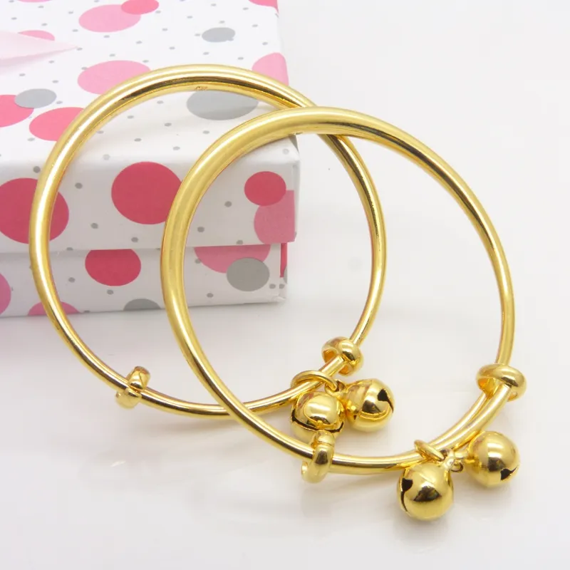 Bon bracelet en or jaune 24k poli rempli de cloches de bébé de 3mm / diamètre intérieur 1,85 pouces