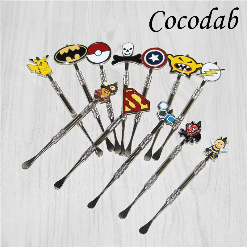 120mm Fashion Packet Mon Cartoon Metal Dabber Szklane Bongs Narzędzie, Rura wodna, Ratunki Oil DAB Palenie Akcesoria Szlifierki Silikonowe Jar Dabber Tool