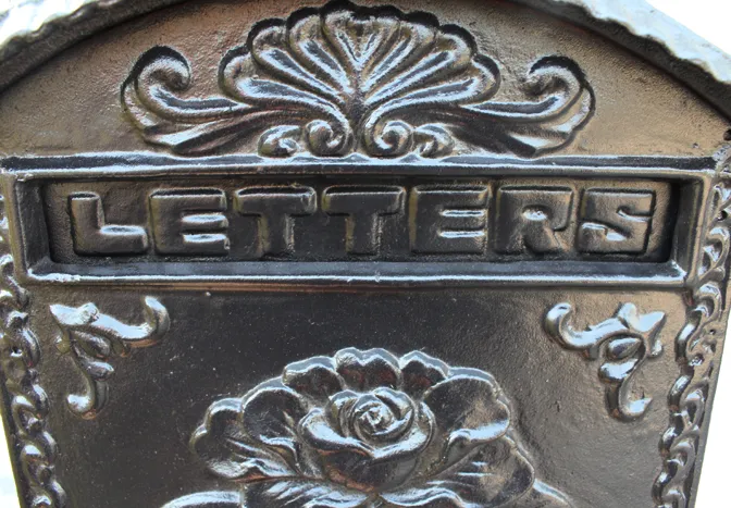 Boîte aux lettres en fonte d'aluminium, montage mural, décoration de jardin, garniture en relief de fleurs, boîte aux lettres en métal noir, boîte aux lettres pour la maison Of6770735