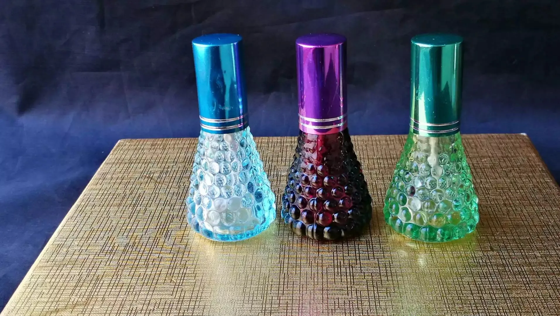 Lampe à alcool à jupe de couleur, bongs en verre en gros, conduites d'eau en verre de brûleur à mazout, accessoires de tuyaux de fumée