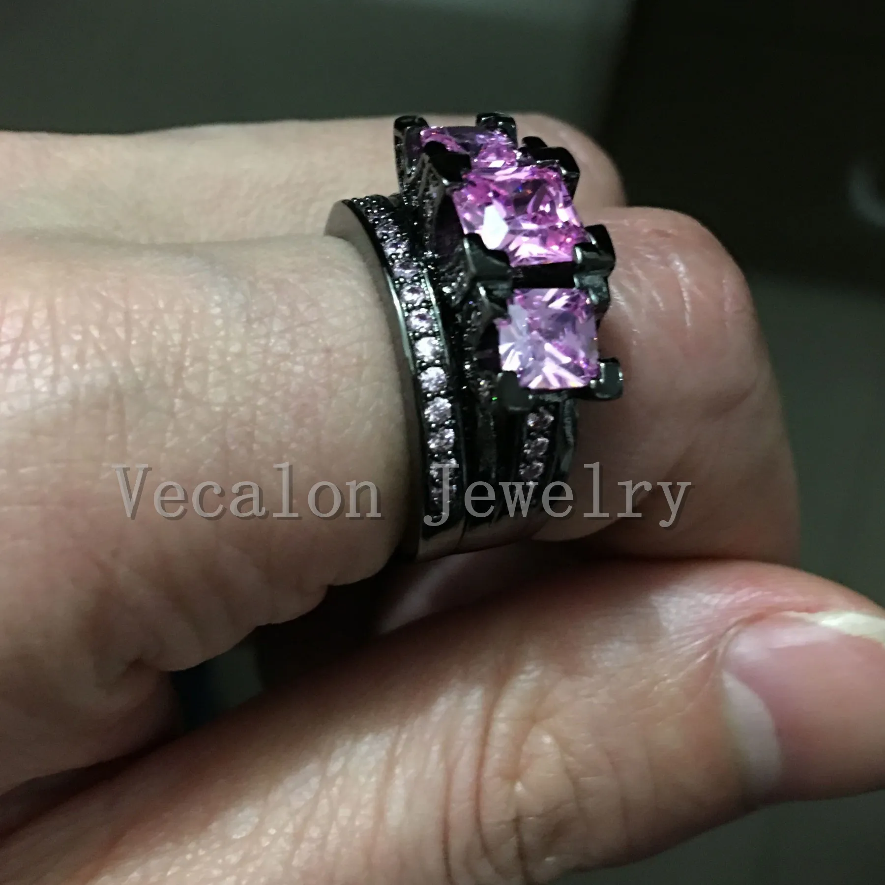Vecalon Black Gold Заполненные Женщины Обручальное Обручальное кольцо свадьба Установите Розовый Сапфир Имитации Алмазные 925 Стерлинговое Серебряное Кольцо