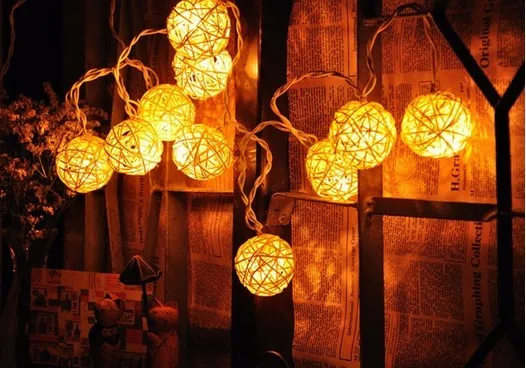 4M 20 LED Rattan Ball Lantern Sepak Takraw String Fairy Light Garlands for New Yearクリスマスホリデーパーティーデコレーション1410V-240V