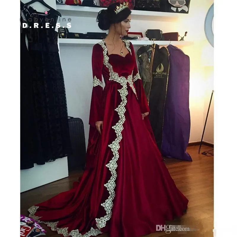 Kaftan Dresses Evening Wear 2019 Arabiska Dubai Långärmade Prom Klänningar Hot Burgundy Velvet med Appliques Vintage Party Dress