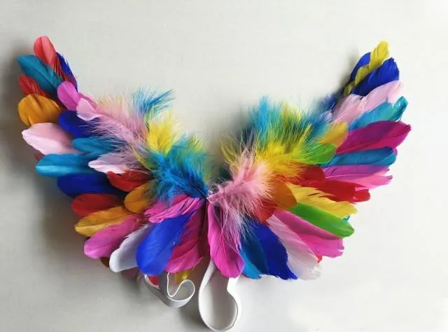 Ailes d'ange en plumes blanches de haute qualité pour enfants, ailes de style spectacle, cadeaux d'anniversaire, accessoires de performance pour Halloween, livraison gratuite