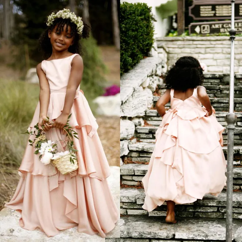 Bohemian 2019 New Flower Girl Abiti da sposa Gioiello economico Backless Tiered Ruffles Lunghezza del pavimento Blush Pink African Girls Abito formale EN6145