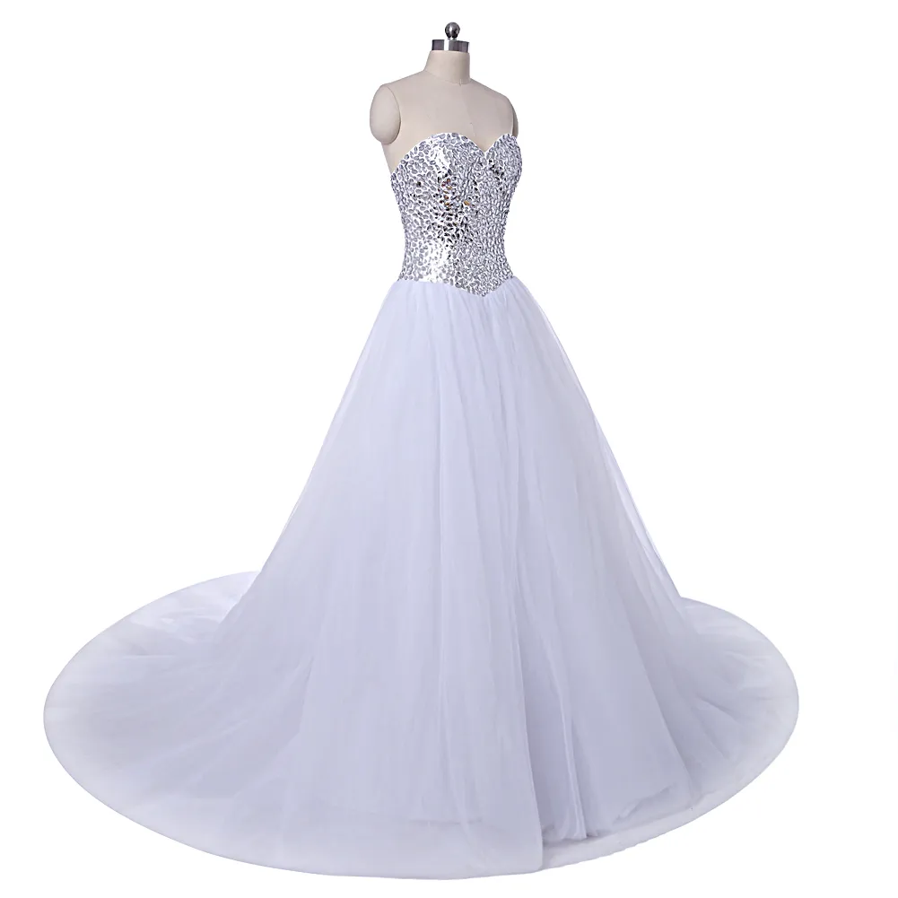 Sweetheart Crystal Beaded Ball Gown Bröllopsklänning 2016 Romantisk Kapell Tåg Bröllopsklänning Lace Up Fast Shipping