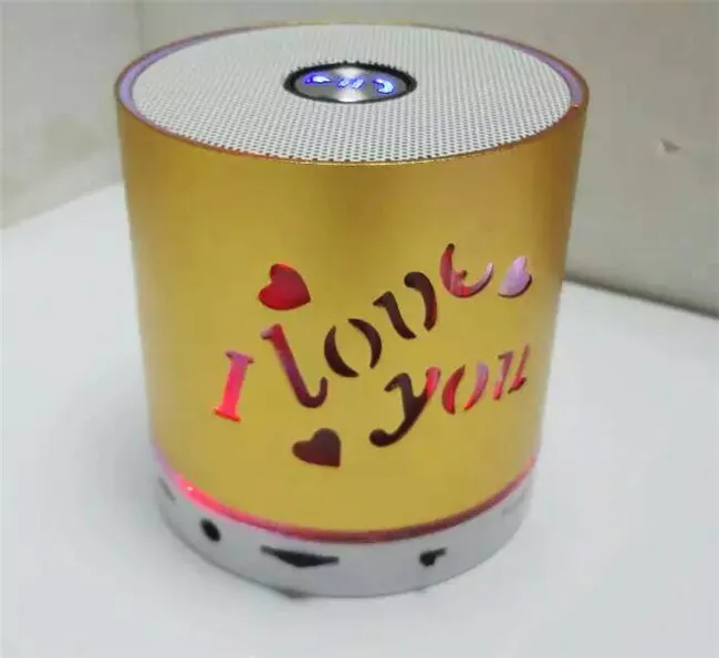 Q609 Bluetooth-динамик красочные Flash Iove Yove Yove Whio Wife Bluetooth Speaker Subweefer Speaker Card U диск FM