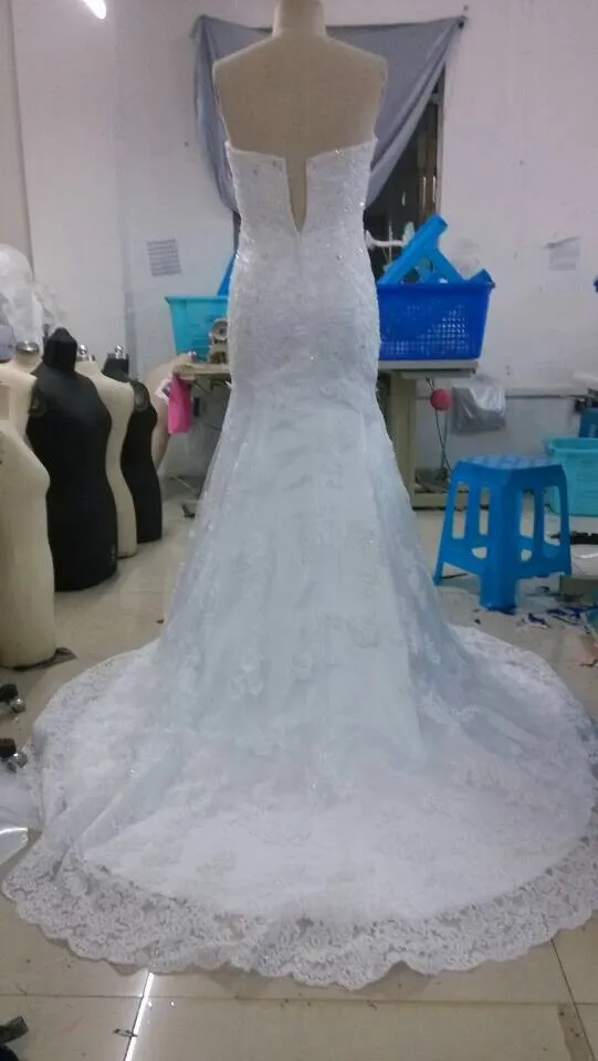 Vestido de novia de sirena de encaje de cristal con cuentas con apliques 2017 Vestidos de boda de tren de corte 100% Foto real