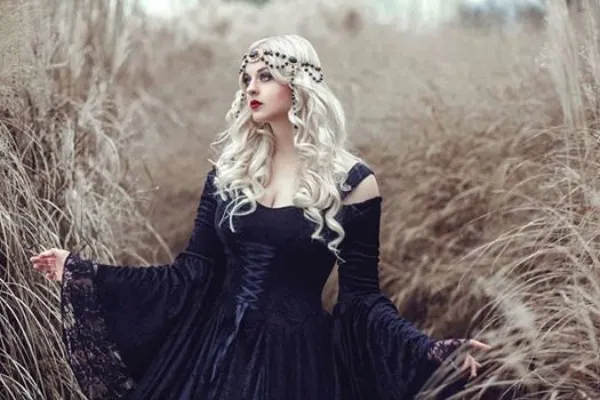 New Arrival Gothic Wedding Dresses High Quality Black Full Lace Long Sleeved Medieval Bridal Gowns Lace-up Back with Train