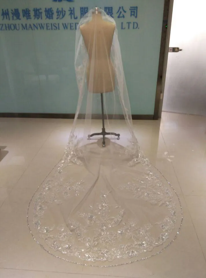 Real Image Wedding Veils Cathedral Length 2020 Bridal Accessories Rhinestones Beaded Tulle Bridal Veils with Comb In Stock