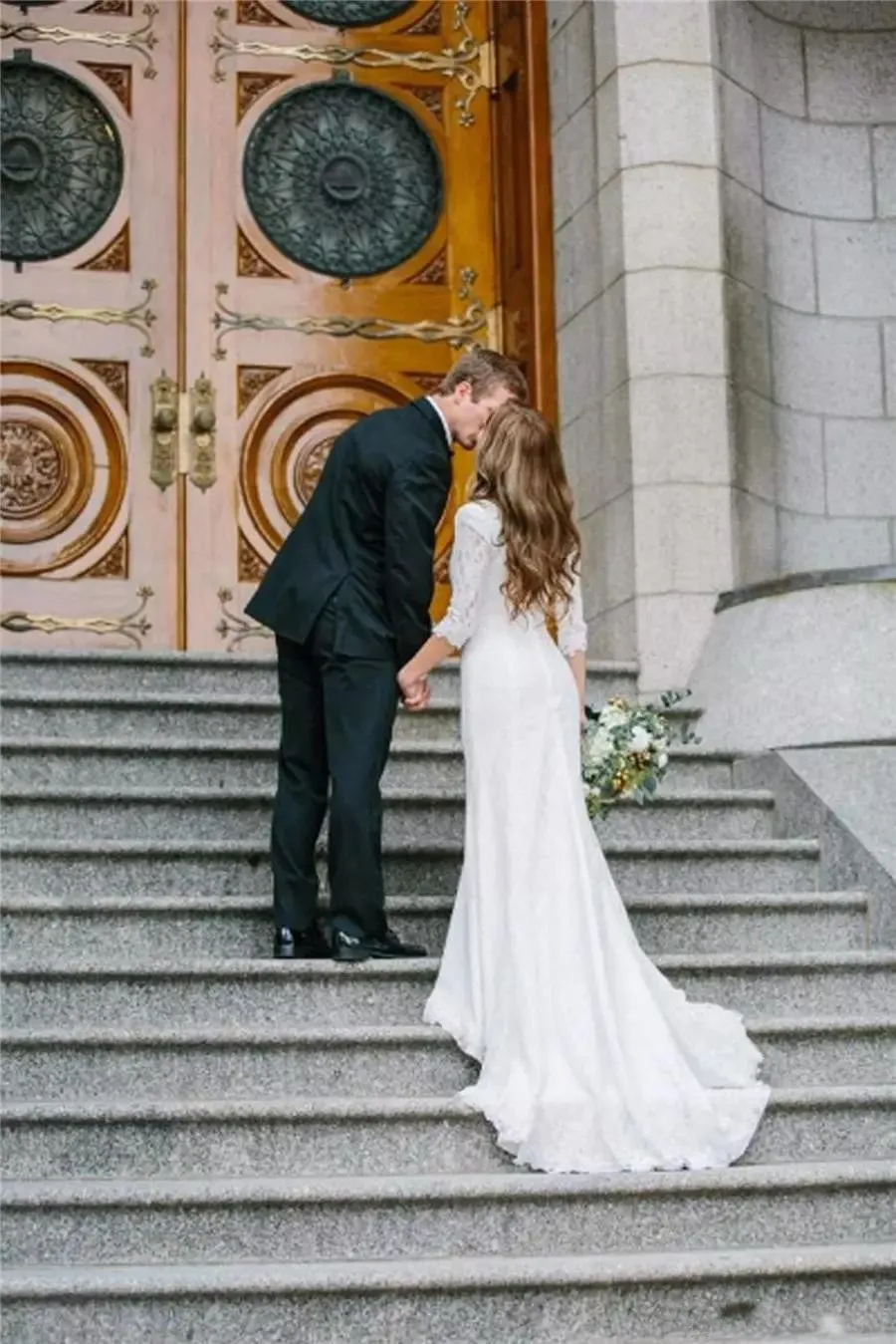 Vintage Lace Modest Wedding Dresses Simple Jewel Neck Long Sleeves Sweep Train Bohemian Plus Size Bridal Gowns From Missbridaldress 138.96 DHgate.Com