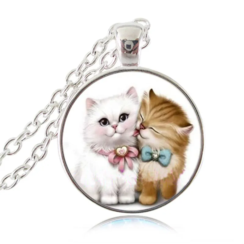 Collar de gatito Dos gatos de amor Colgante Encanto Animal Joyería Cabujón de cristal Cadena de plata Suéter Collar Accesorios