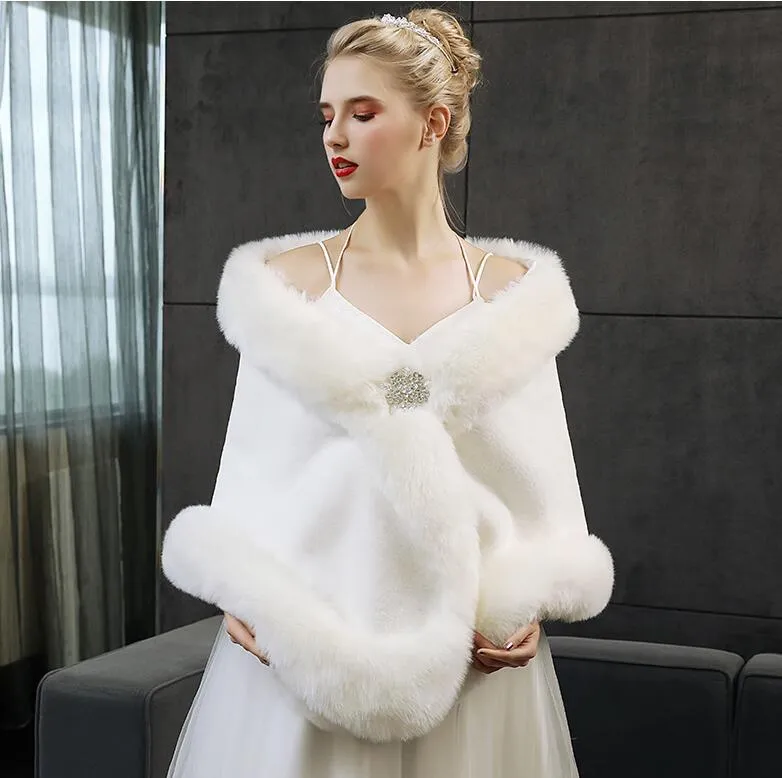 Winter Wedding Cloak Bridal Faux Fur Wraps Varm sjalar Ytterkläder Koreanska Stil Kvinnor Jacka Prom Evening Party PDK068