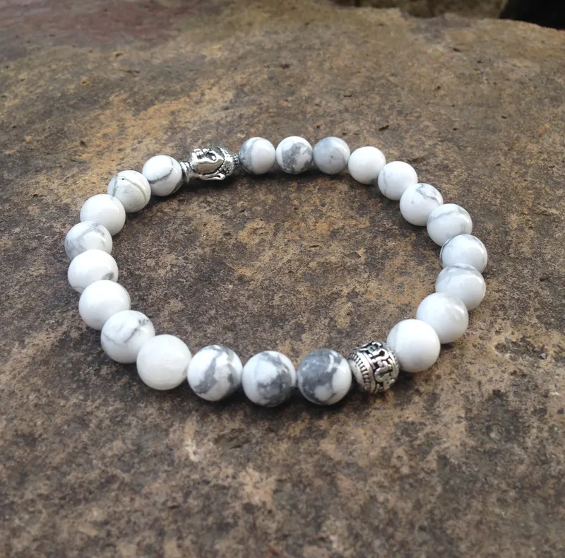 SN0384 Nyanlända Howlite Buddha Bracelet Lucky Stone Mala Yoga Healing Armband för män och kvinnor