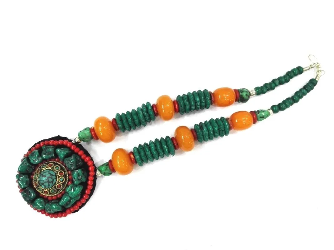 Collana con ambra turchese verde etnica da 18'' Ciondolo rotondo tibetano GIOIELLI