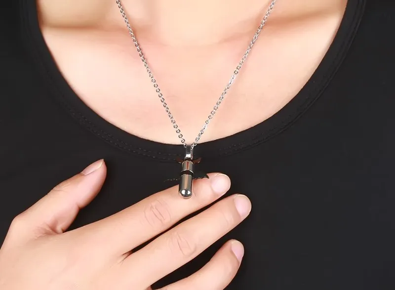 Titanyum Çelik Urn Lockets Kolye Silindir Durumda Çiftler Açılabilir Kapsüller Kolye Anıt Zincir Severler Takı Erkek Kadın Melekler Kanatlar Gül Altın