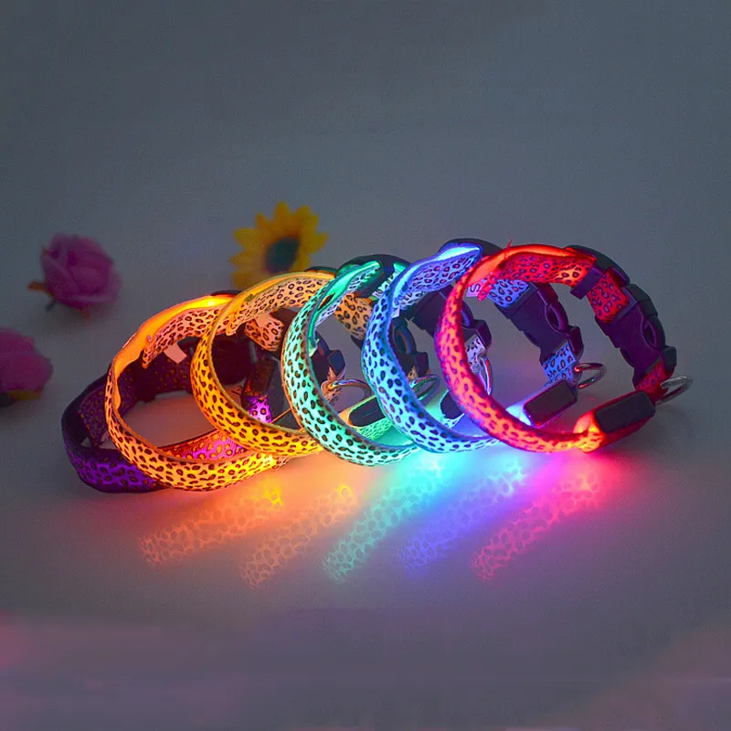 Sexig Leopard Print Led Dog Collar Led Pet Blinkande Collar Nylon 3 Storlek 6 Färger 100st / 