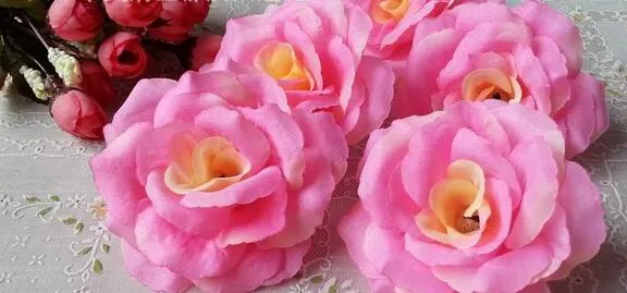100 Uds. Cabezas de flores de rosa de seda de 8cm es para fiesta de boda decorativa Artificial simulación de seda peonía Camelia flor de rosa
