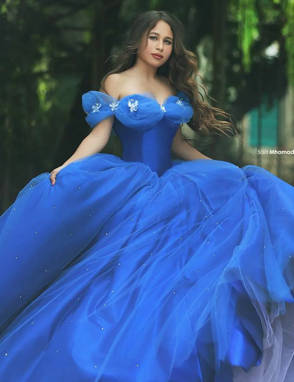 2021 Amazing Royal Blue Organza Ball Gown Askepott Quinceanera klänningar Tappade golvlängd söt 16 år tävling GOWSQC63244J